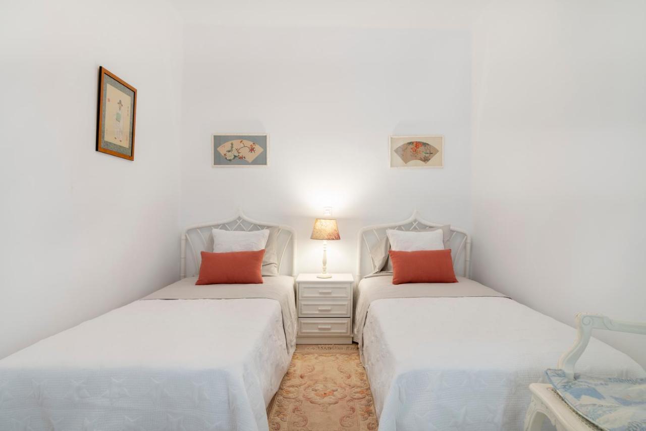 En Complejo Residencial Con Piscina * Marbella