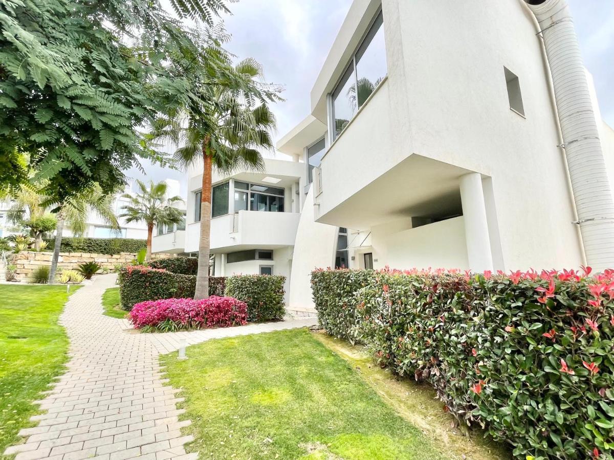 Modern In Gated Complex Sierra Blanca