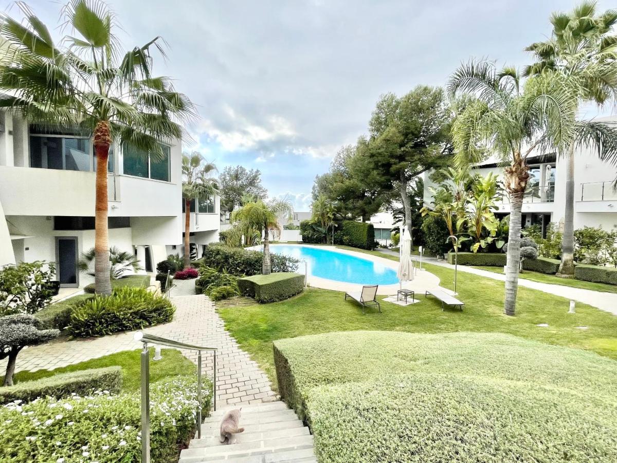 Villa Modern In Gated Complex Sierra Blanca *
