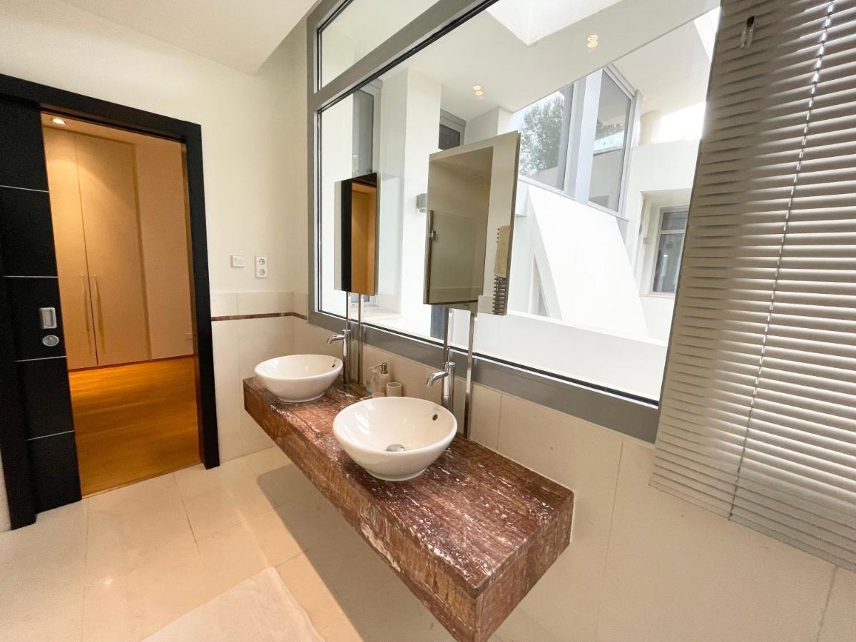 Modern In Gated Complex Sierra Blanca