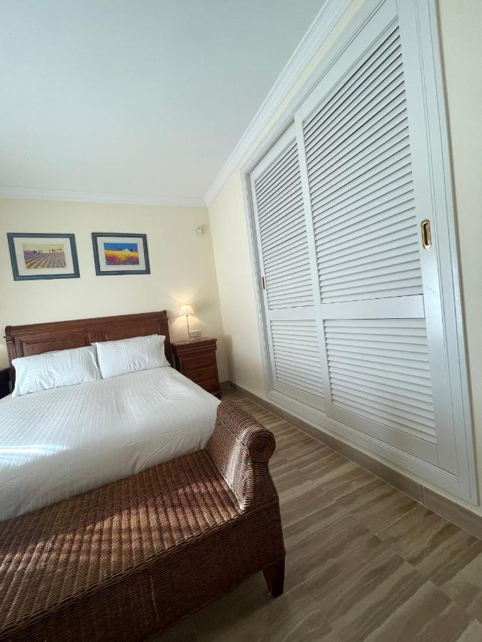 Apartment Hacienda Elviria 2 Bedroom Spacious Marbella