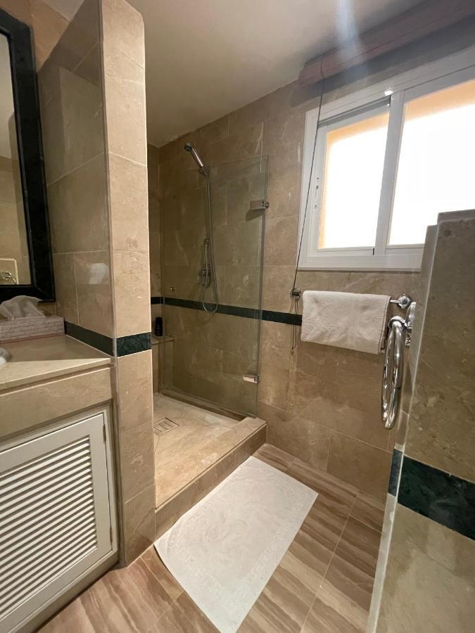 Hacienda Elviria 2 Bedroom Spacious Marbella