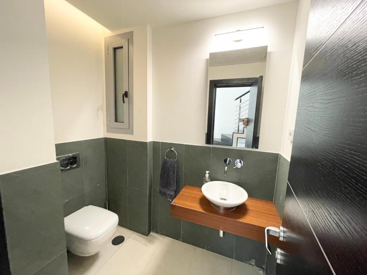 Modern In Gated Complex Sierra Blanca Villa *