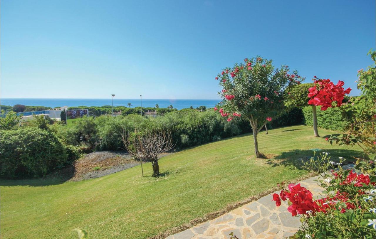 Apartment Stunning In With Swimming Pool Marbella