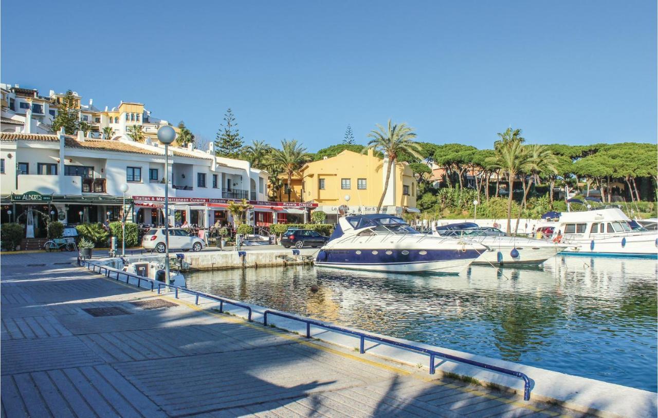 Beautiful In Marbella-las Chapas With 2 Bedrooms, Outdoor Swimming Pool And Swimming Pool Holiday home
