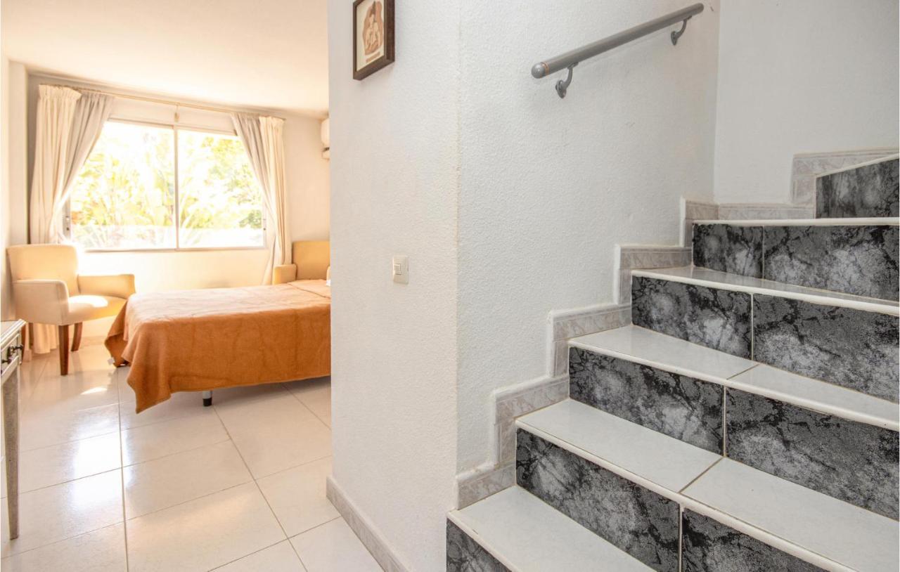 Stunning In Chapas With 1 Bedrooms, Wifi And Outdoor Swimming Pool Appartement *