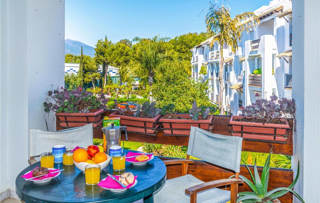 Apartment Lovely In With Kitchenette Marbella