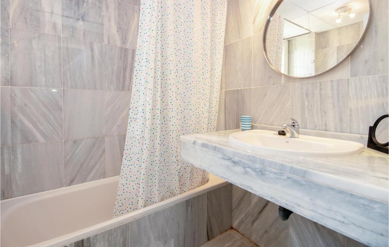 Apartment Stunning In With Swimming Pool *