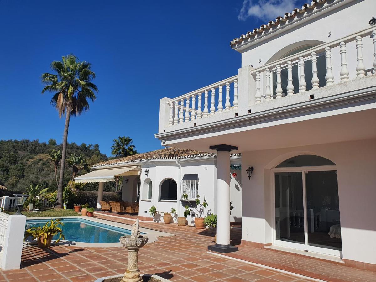 Luxurious Close To Sea And Golf