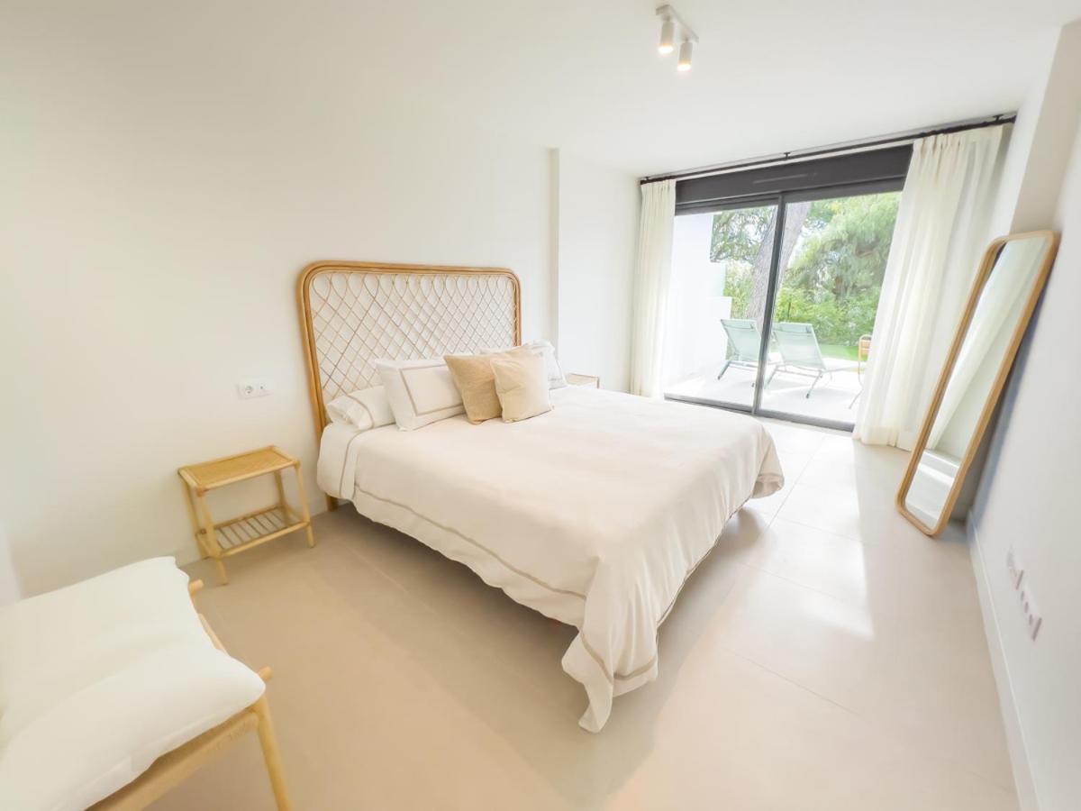 Bajo Con Jardin En La Milla De Oro Marbella