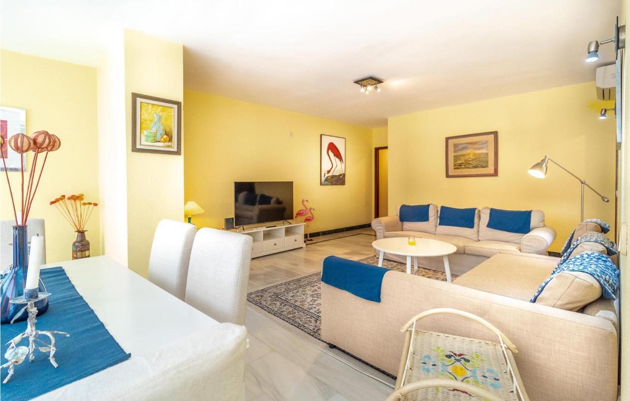 Apartamento 3 Bedroom Lovely In *