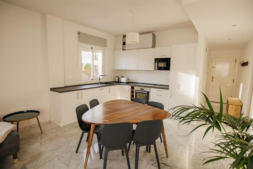 Apartamento Contemporary Across Club *
