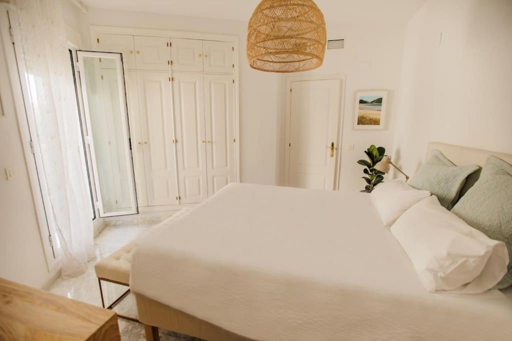 Contemporary Across Club Apartamento *