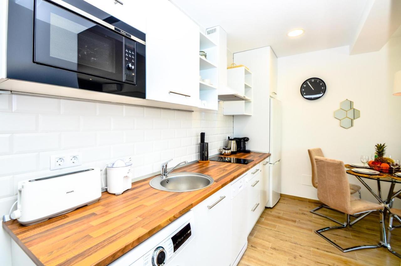 1 Bedroom Sea View In Center Of Marbella! Apartamento Marbella
