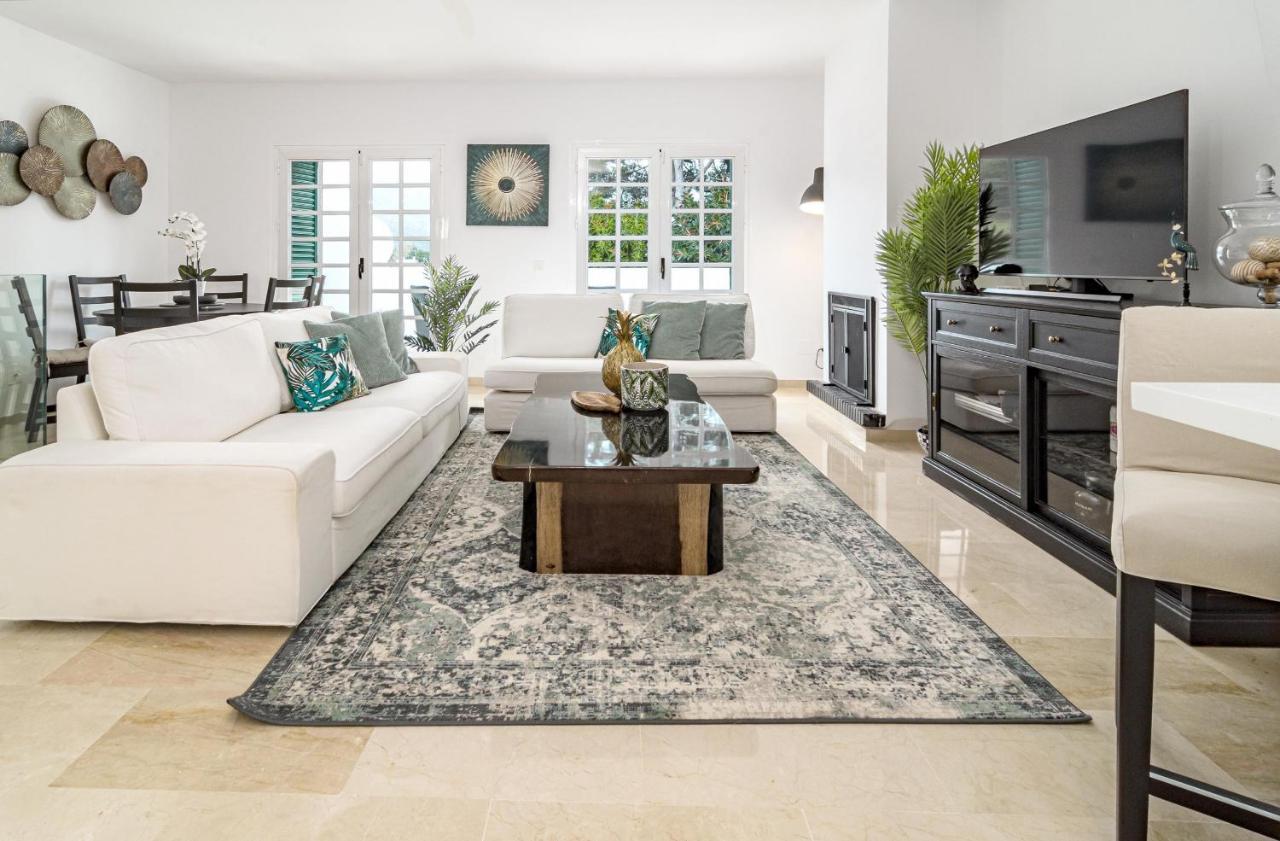 Charming And Modern 3-bedroom Duplex In Aloha Pueblo With Mountain Views Marbella