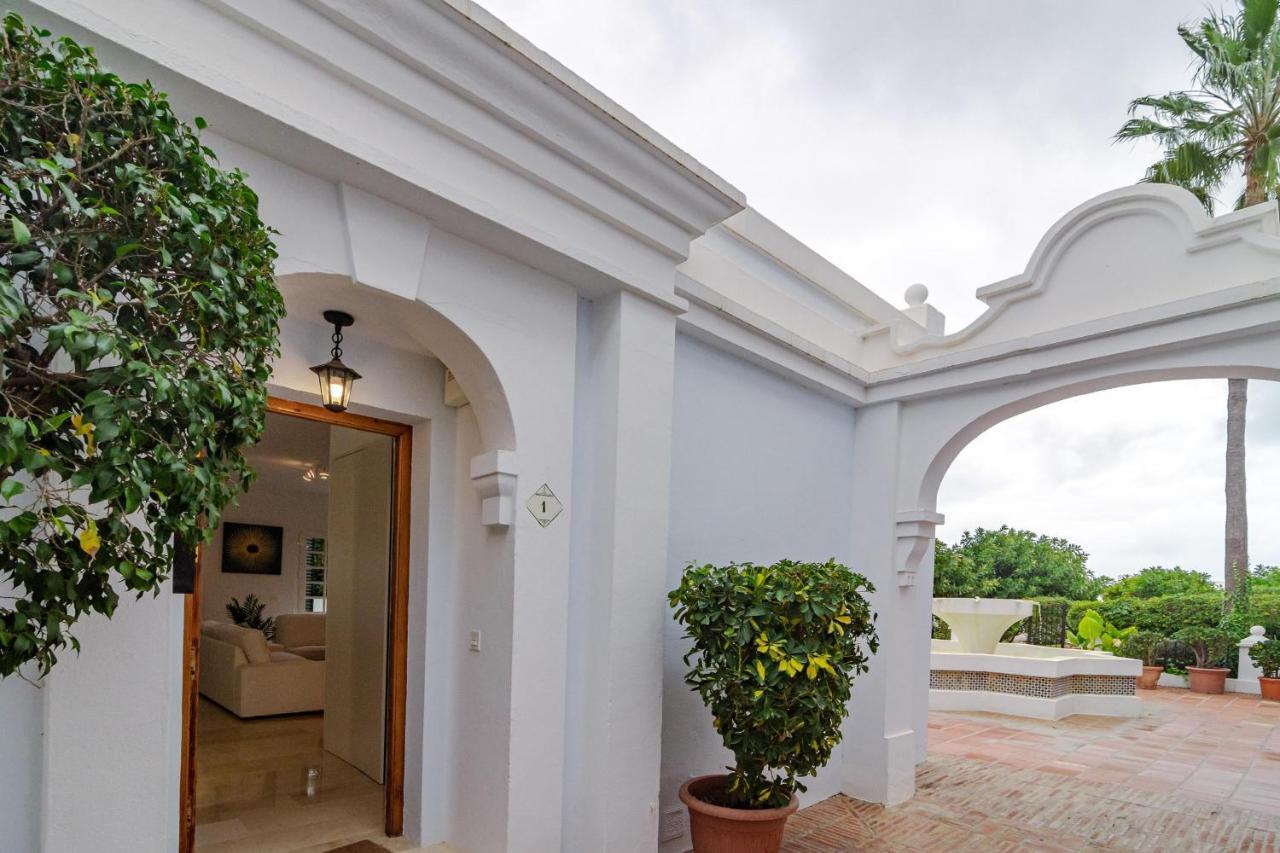 Charming And Modern 3-bedroom Duplex In Aloha Pueblo With Mountain Views * Marbella