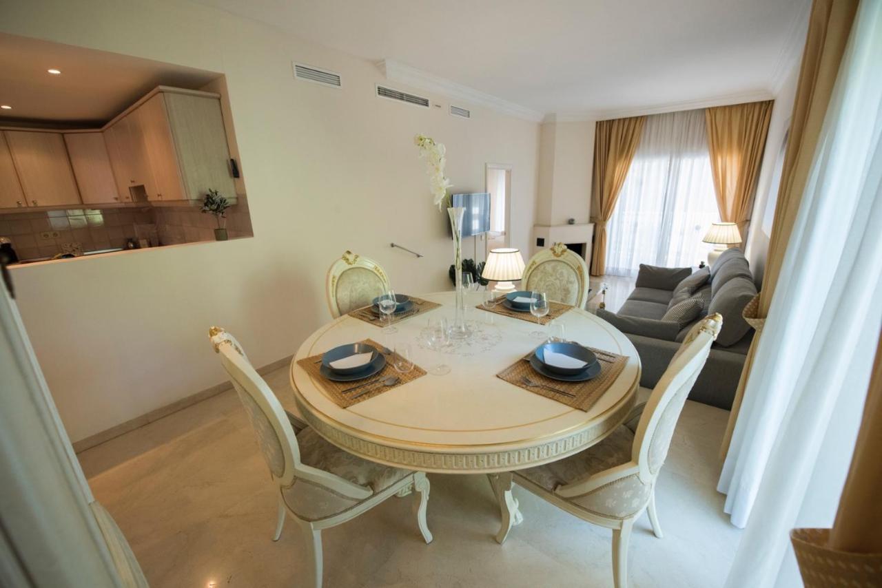 Apartment Spacious Flat With Pool In