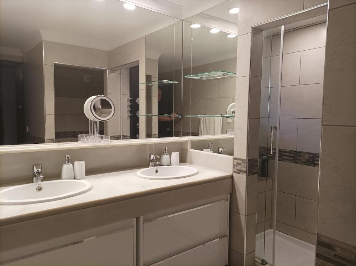 Apartment Large 2 Bed Apt Puerto Banus Marina Private Parking Marbella
