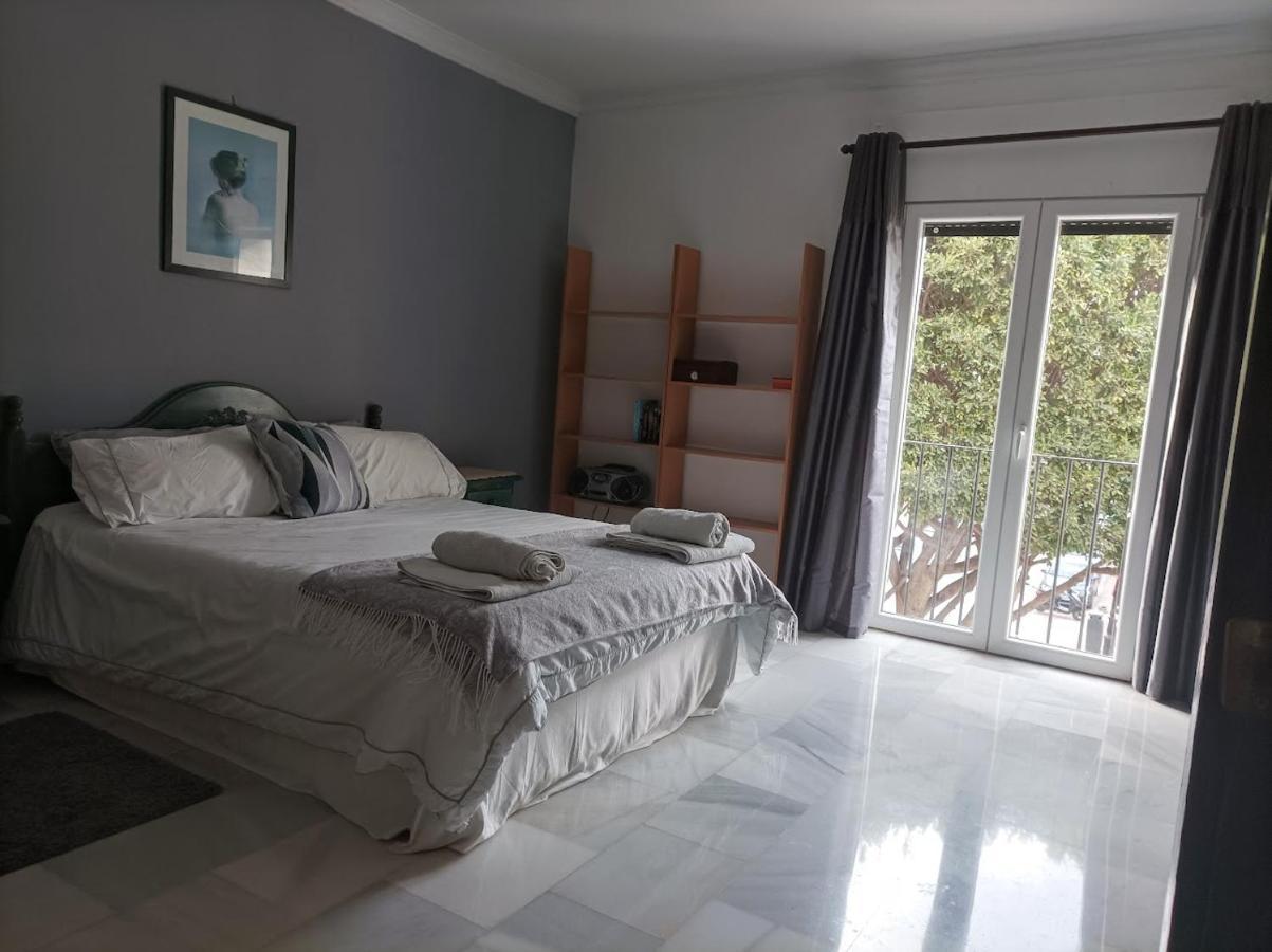 Large 2 Bed Apt Puerto Banus Marina Private Parking Apartment