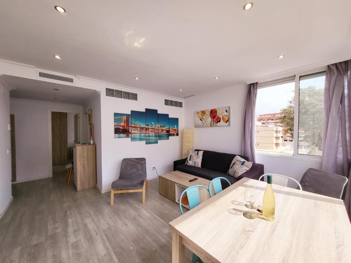 Stylish 3 Bedroom Penthouse In Centre With Large Pool Close To The Apartamento