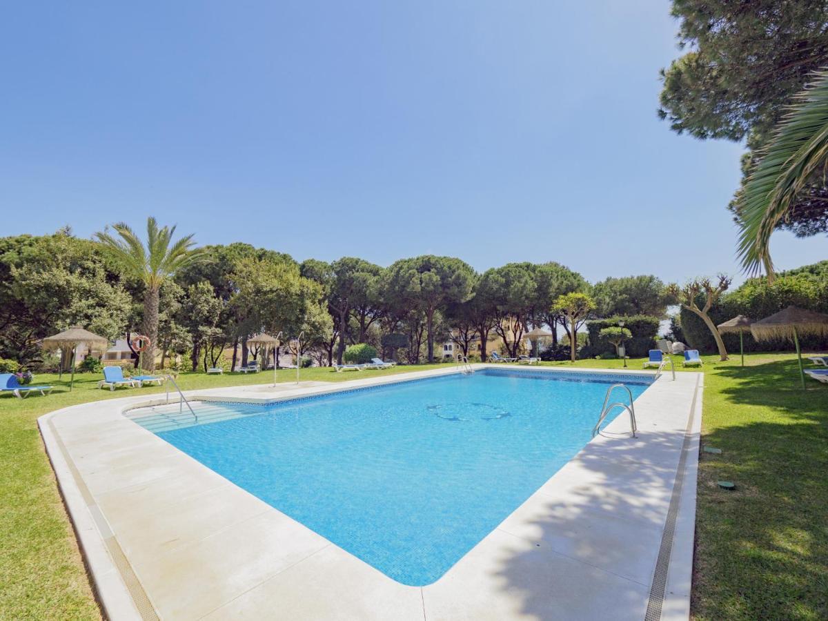 Cubo's Penthouse Cabopino Port & Parking