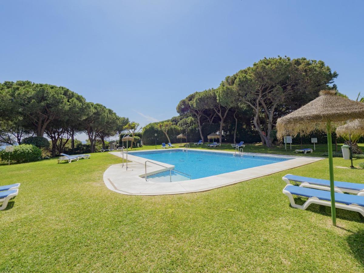 Cubo's Penthouse Cabopino Port & Parking *