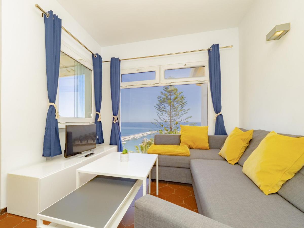 Cubo's Penthouse Cabopino Port & Parking