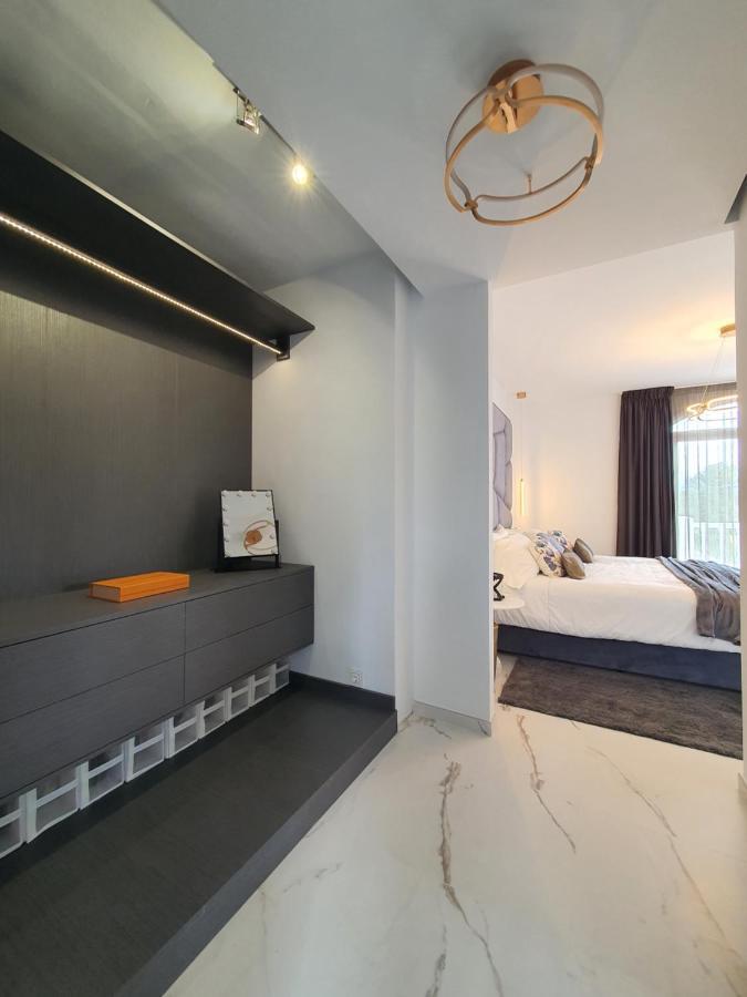 Luxurious Close To Sea And Golf Villa *