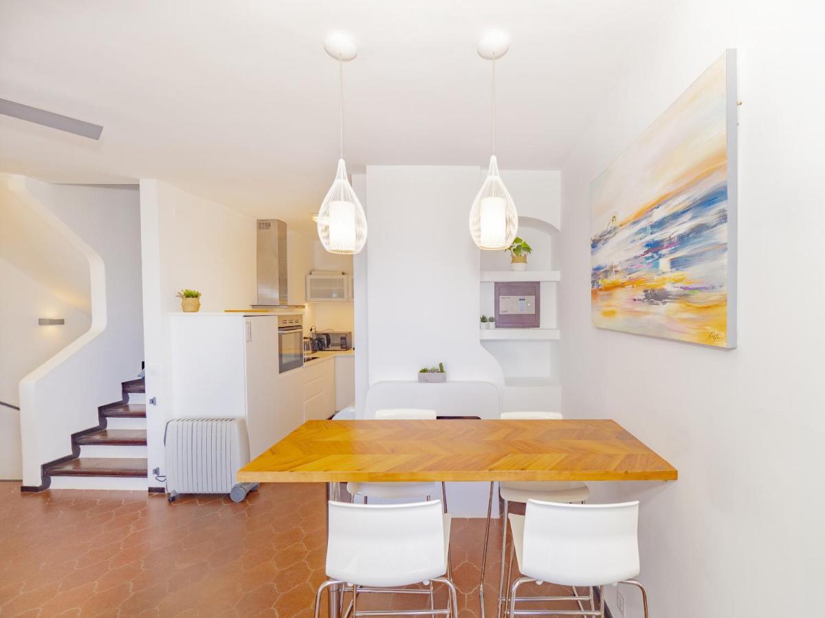 Cubo's Penthouse Cabopino Port & Parking *