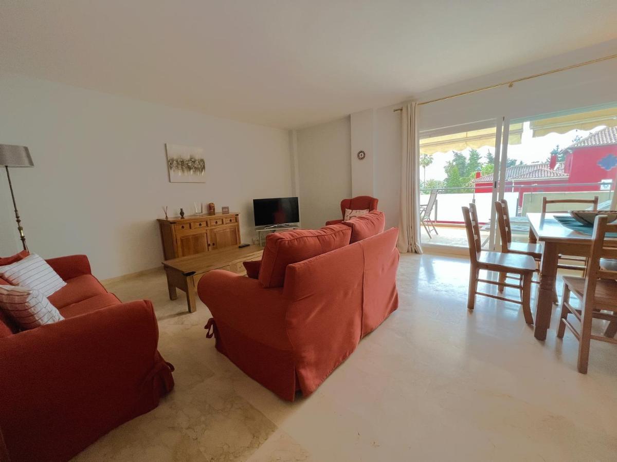 3 Bed Petunias, San Pedro