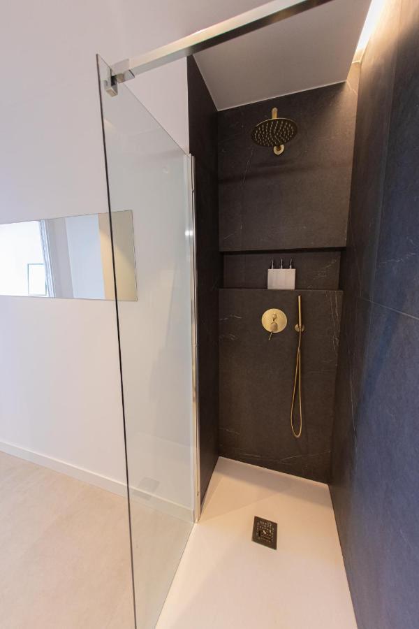 Modern With Stunning Views Apartment *