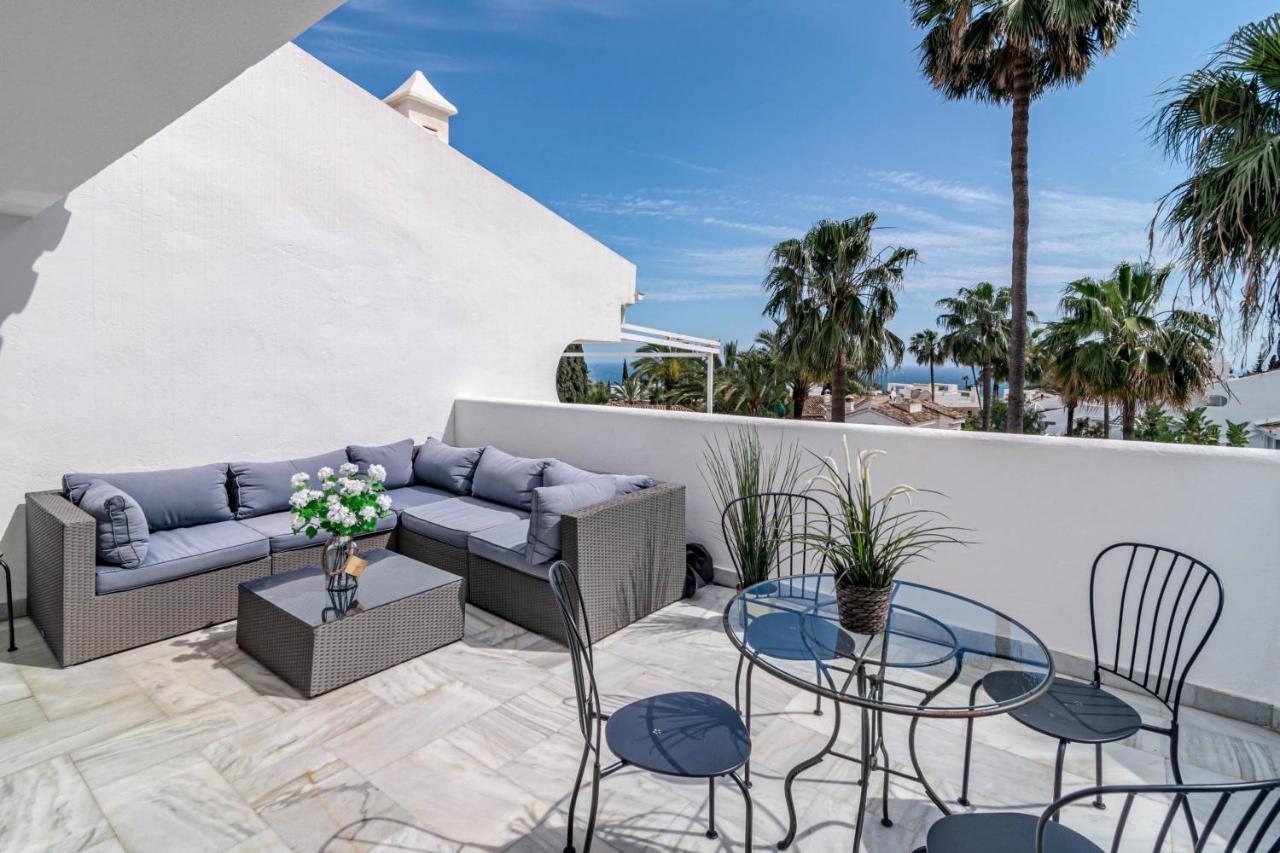 Stunning 4-bedroom Townhouse With Breathtaking Views In