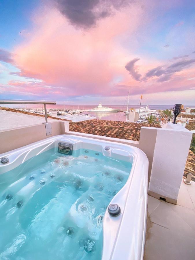 Atico Puerto Banus, *