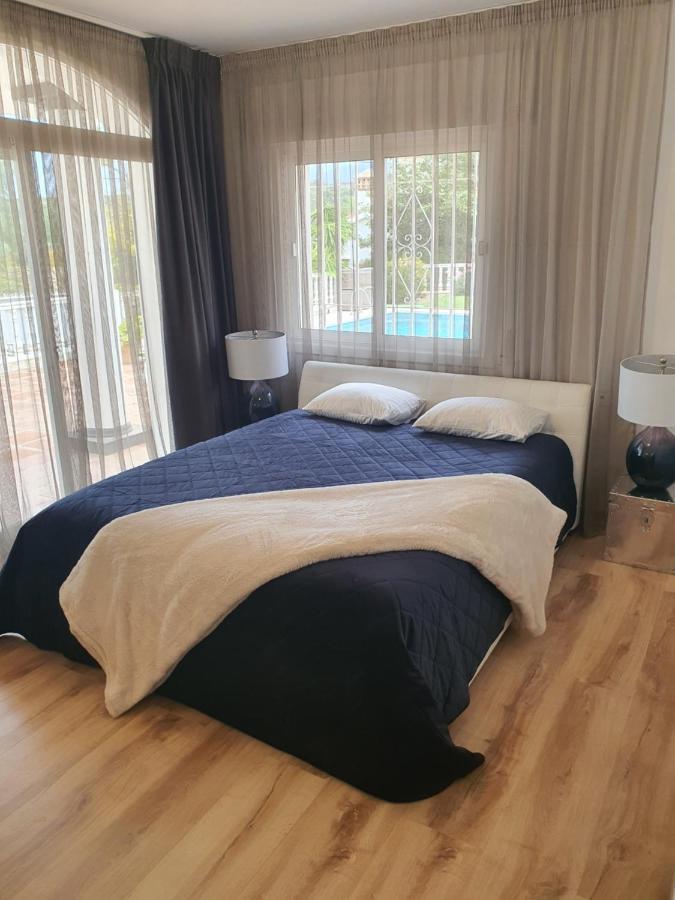 Luxurious Close To Sea And Golf Villa Marbella
