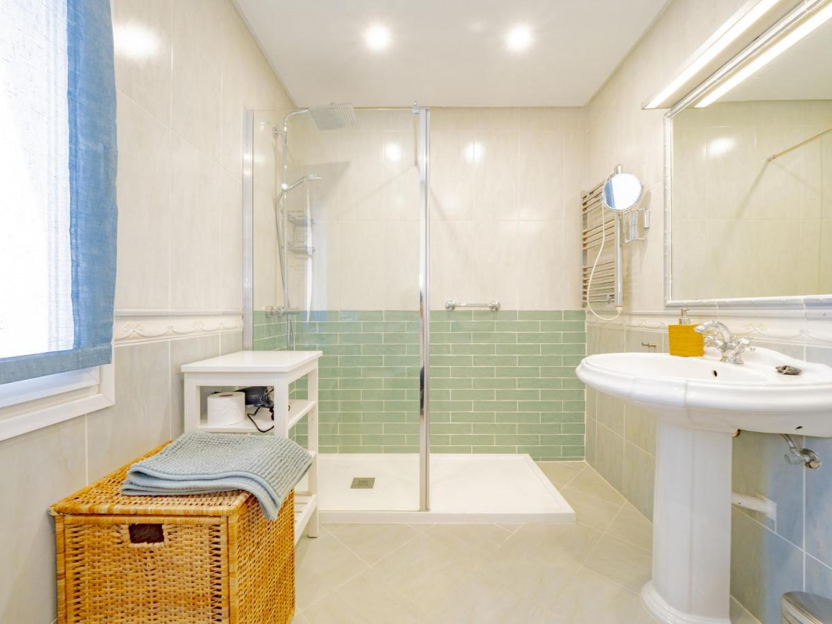 Cubo's Penthouse Cabopino Port & Parking *