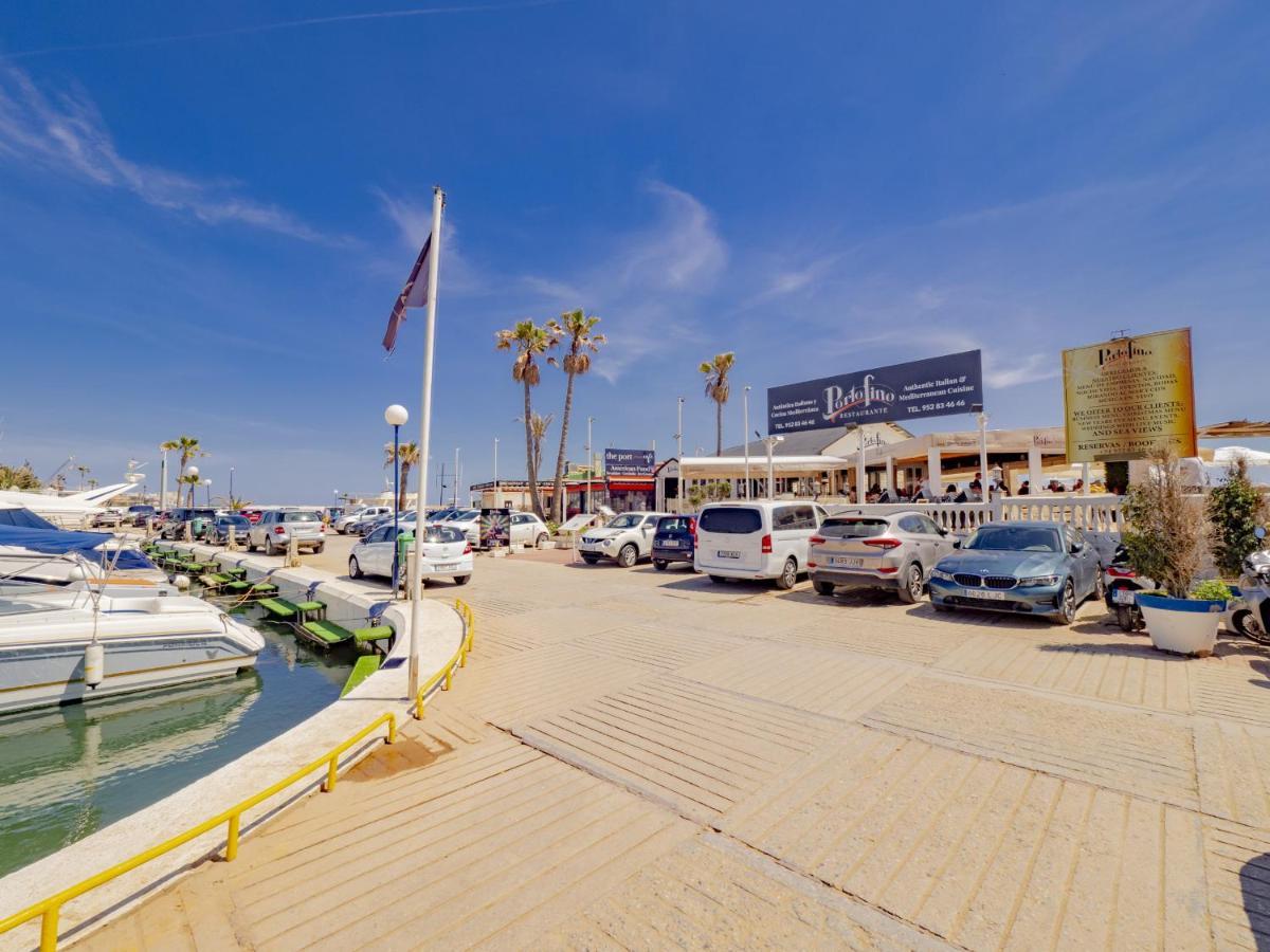 Cubo's Penthouse Cabopino Port & Parking *