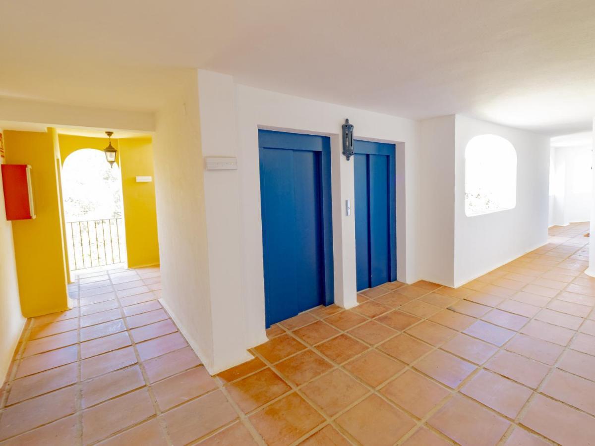 Cubo's Penthouse Cabopino Port & Parking Apartment Marbella