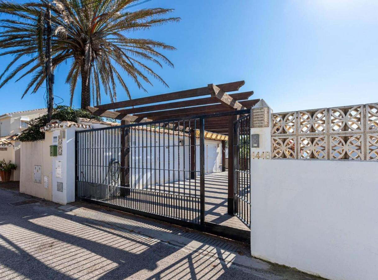 Villa Charming On The Seafront