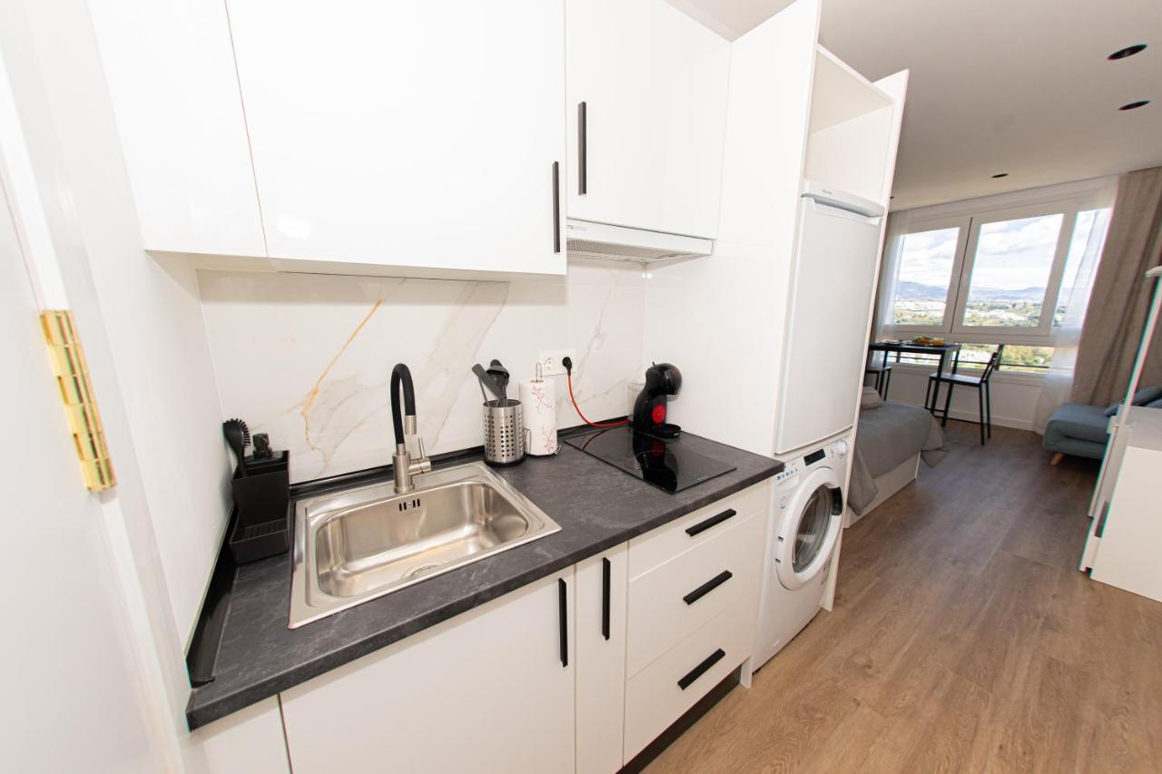 Modern With Stunning Views Apartment *