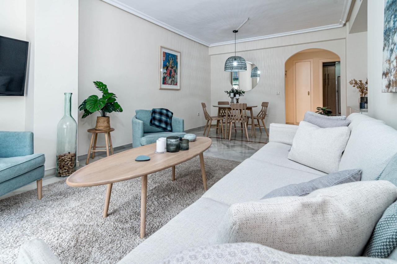 Sensational And Exotic 3-bedroom Retreat In Nueva Andalucia With A Palm Garden Apartment