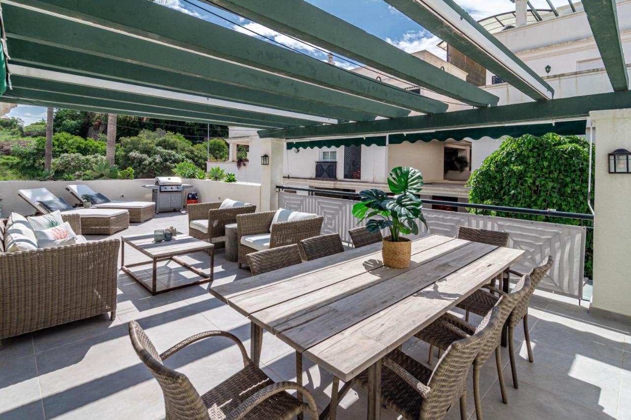 Sensational And Exotic 3-bedroom Retreat In Nueva Andalucia With A Palm Garden Apartment *