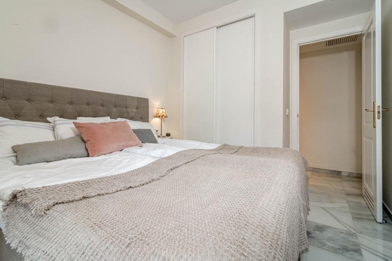Sensational And Exotic 3-bedroom Retreat In Nueva Andalucia With A Palm Garden Apartment Marbella