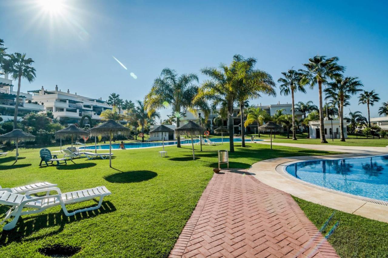 Apartment Sensational And Exotic 3-bedroom Retreat In Nueva Andalucia With A Palm Garden