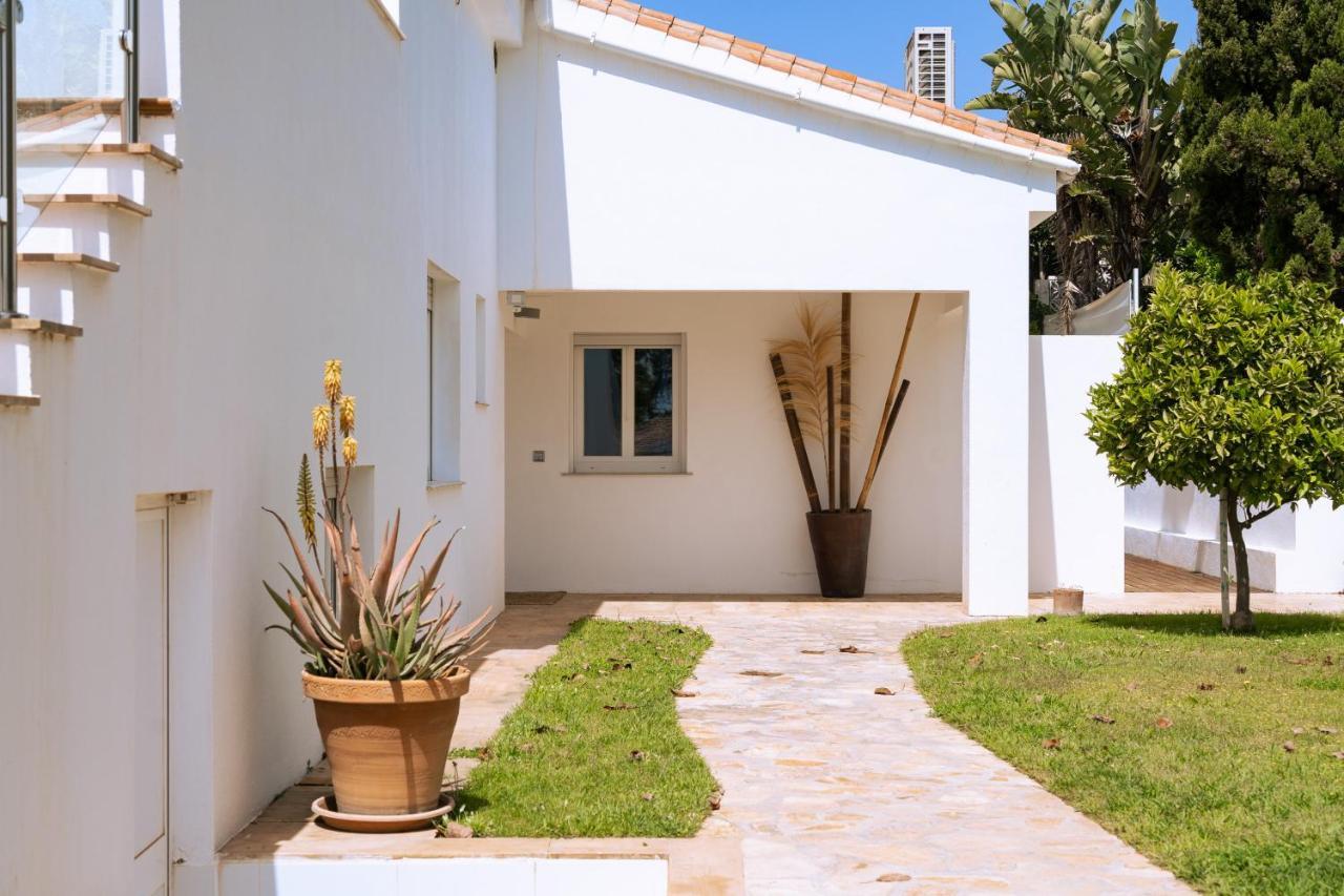 Madrugada, Beachside In Costabella Villa