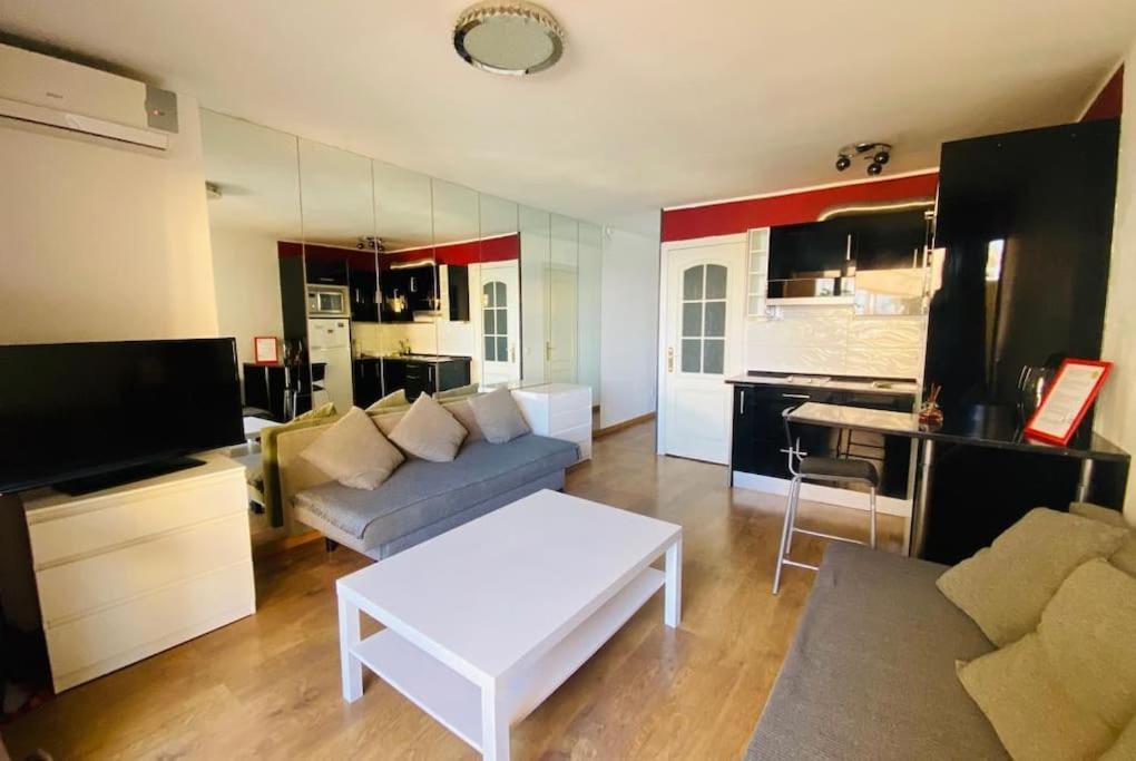 First Line Studio/center/5p! Appartement *