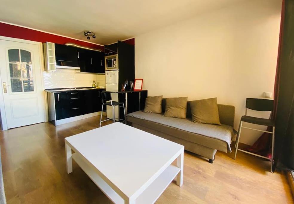 First Line Studio/center/5p! Appartement
