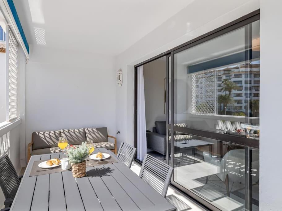 Stylish Sea View In Playas Del Duque *