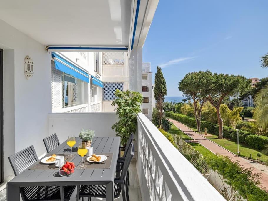 Apartamento Stylish Sea View In Playas Del Duque *