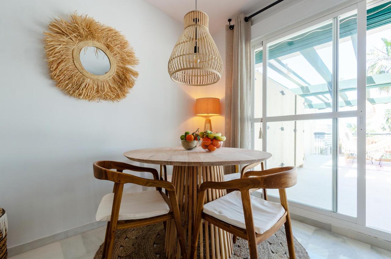 Stayatsas Luxe App Vlakbij Strand, 80 M2 Terras, Grote Zwembaden