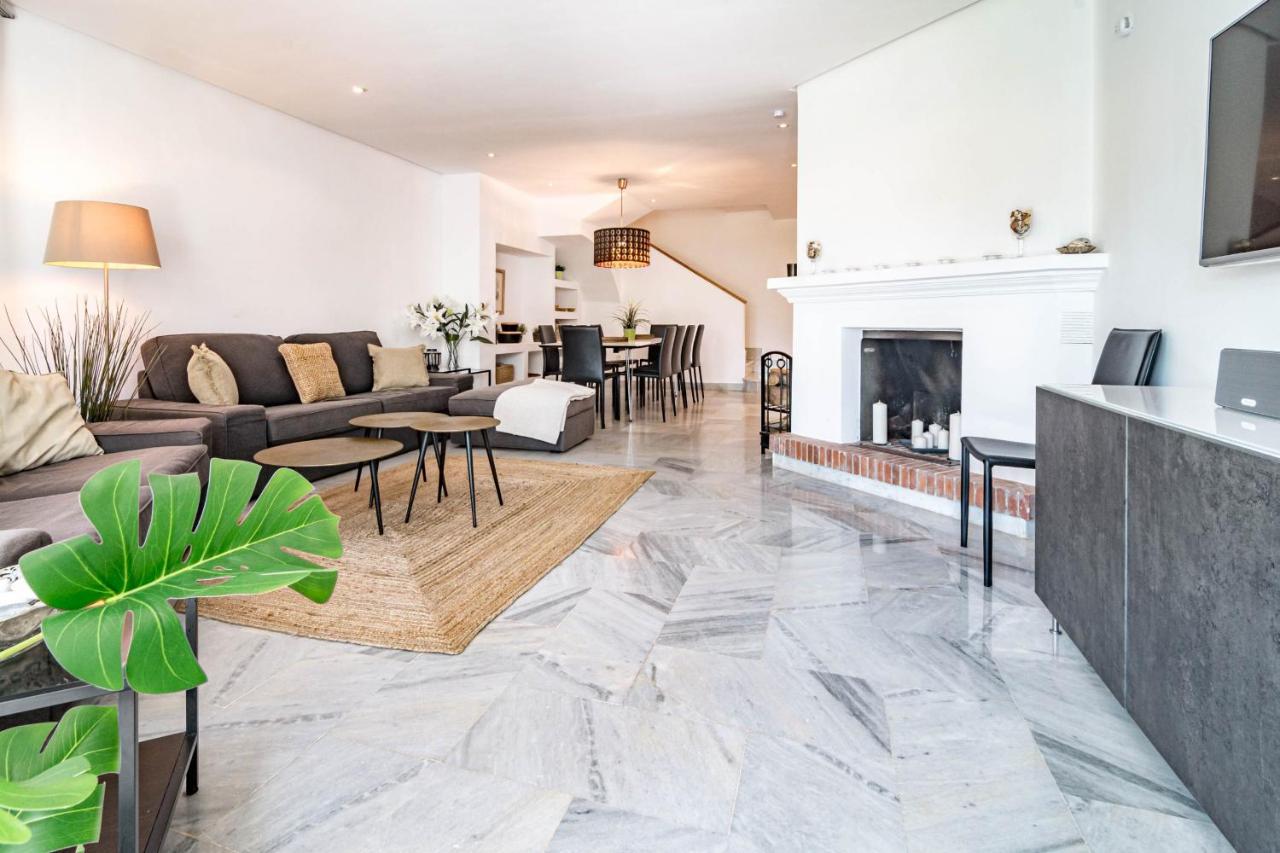Stunning 4-bedroom Townhouse With Breathtaking Views In * Marbella